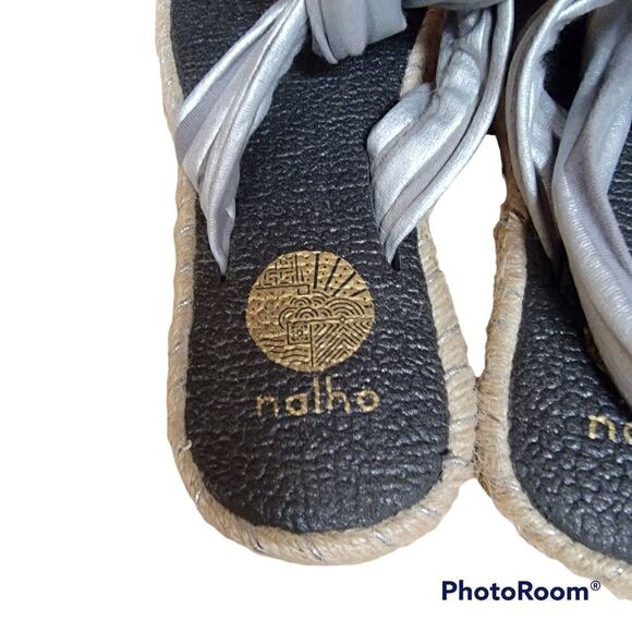 Nalha Fabric Flip Flops. Size 8. - Picture 9 of 10